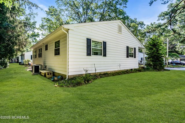 14 Michigan Avenue, Whiting, NJ 08759
