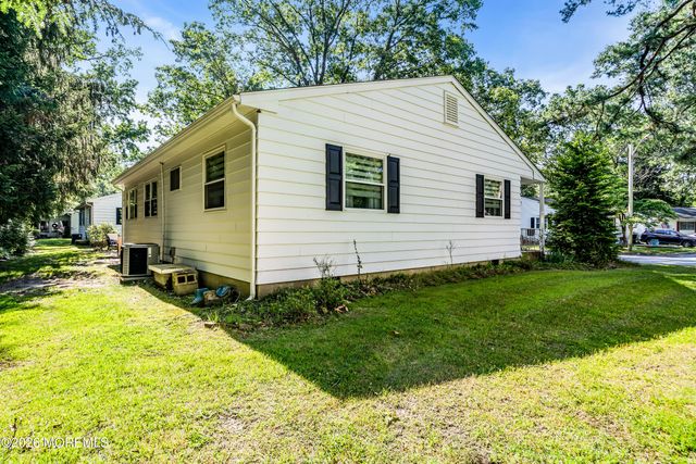 14 Michigan Avenue, Whiting, NJ 08759