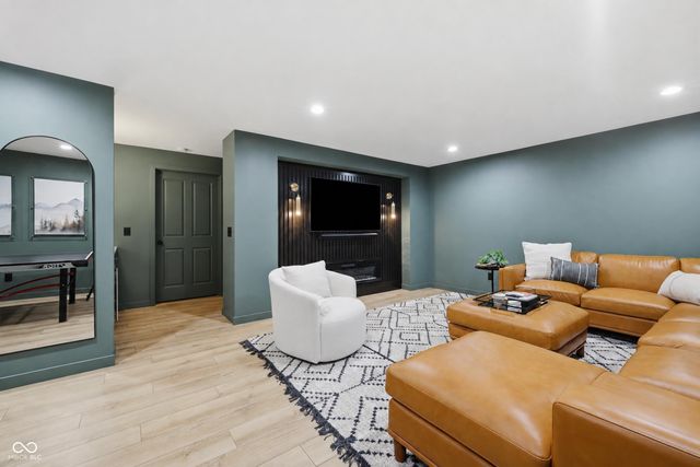 19279 Gillcrest Drive, Noblesville, IN 46062