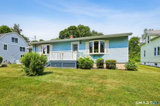 53 Chalker Beach Road, Old Saybrook, CT 06475