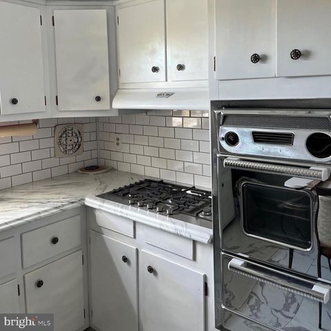 3013 WELSH ROAD, Philadelphia, PA 19136