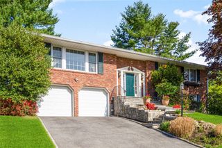 33 Sycamore Lane, Irvington, NY 10533