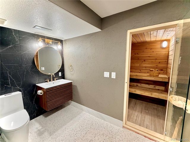 10208 Hexton Court, Lone Tree, CO 80124