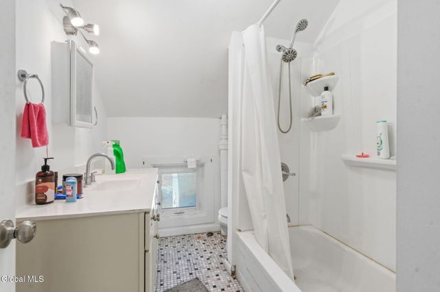 629 Hoosick Road, Brunswick, NY 12180