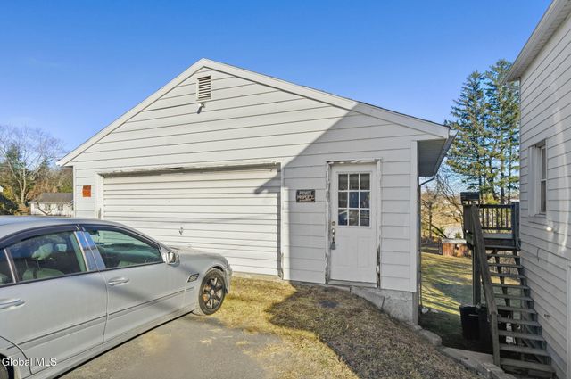 629 Hoosick Road, Brunswick, NY 12180