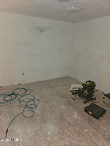 629 Hoosick Road, Brunswick, NY 12180