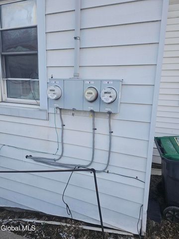 629 Hoosick Road, Brunswick, NY 12180