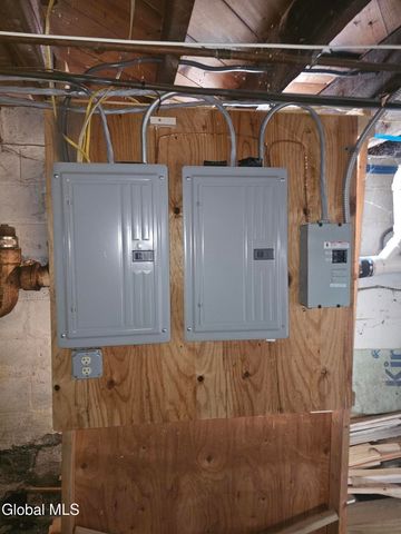 629 Hoosick Road, Brunswick, NY 12180