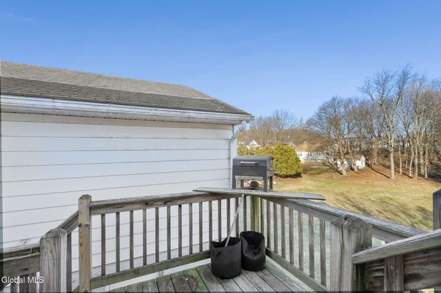 629 Hoosick Road, Brunswick, NY 12180