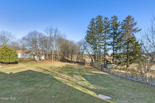 629 Hoosick Road, Brunswick, NY 12180