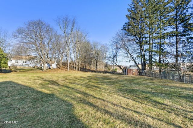 629 Hoosick Road, Brunswick, NY 12180