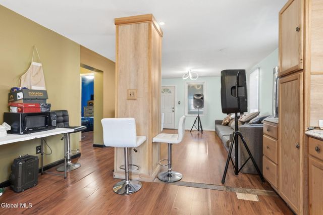 629 Hoosick Road, Brunswick, NY 12180