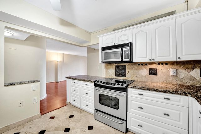 2802 N 46th Avenue B620, Hollywood, FL 33021