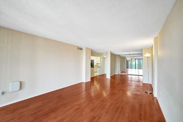 2802 N 46th Avenue B620, Hollywood, FL 33021