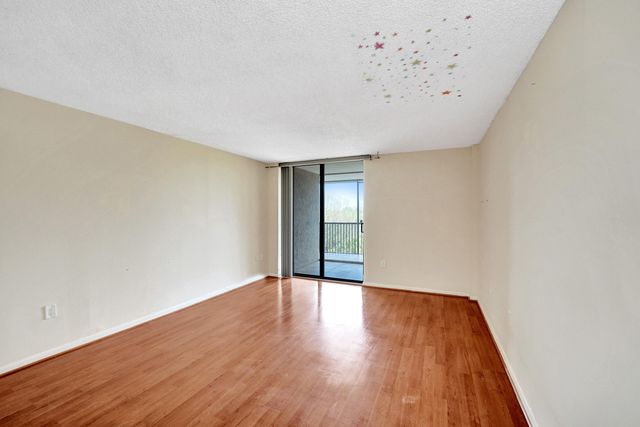 2802 N 46th Avenue B620, Hollywood, FL 33021