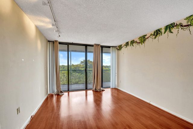 2802 N 46th Avenue B620, Hollywood, FL 33021