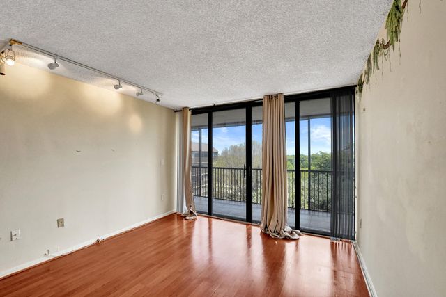 2802 N 46th Avenue B620, Hollywood, FL 33021