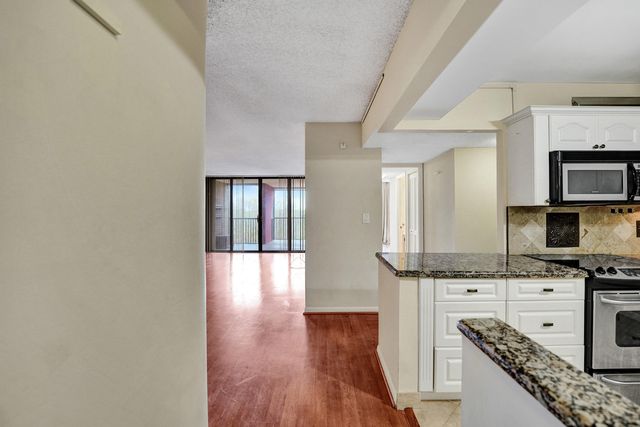 2802 N 46th Avenue B620, Hollywood, FL 33021