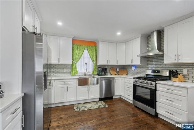 86 Hillman Drive, Elmwood Park, NJ 07407