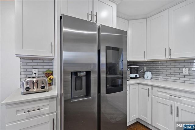 86 Hillman Drive, Elmwood Park, NJ 07407