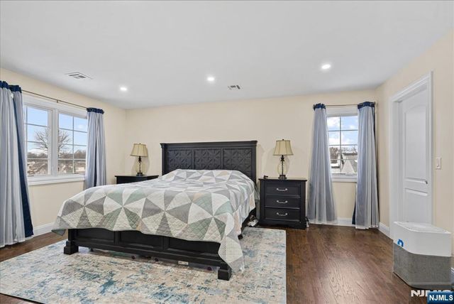 86 Hillman Drive, Elmwood Park, NJ 07407