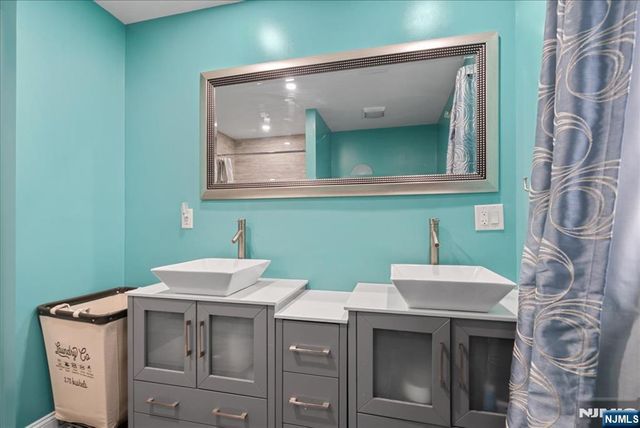 86 Hillman Drive, Elmwood Park, NJ 07407