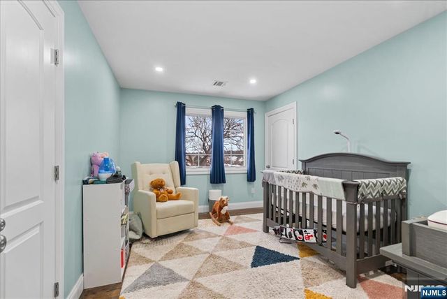 86 Hillman Drive, Elmwood Park, NJ 07407