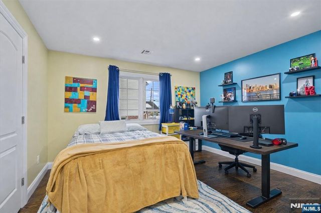 86 Hillman Drive, Elmwood Park, NJ 07407