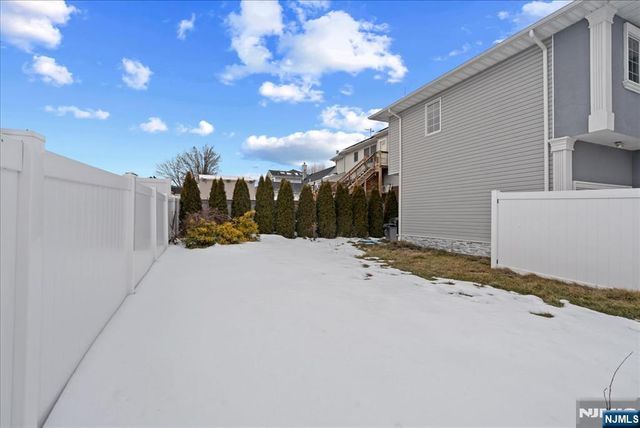 86 Hillman Drive, Elmwood Park, NJ 07407