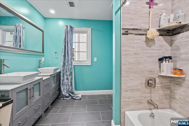 86 Hillman Drive, Elmwood Park, NJ 07407