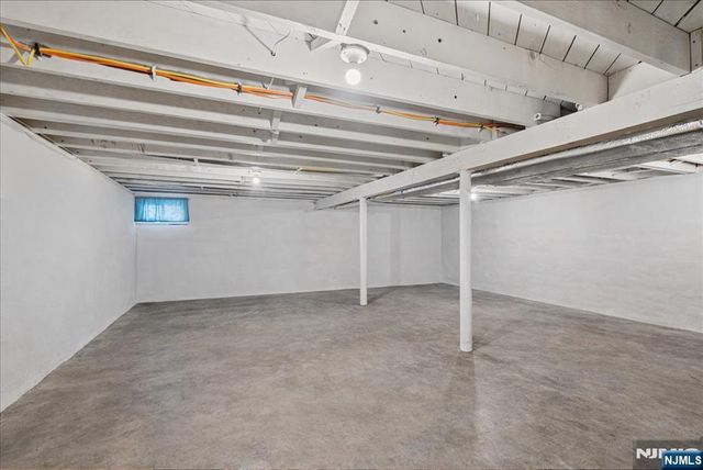 86 Hillman Drive, Elmwood Park, NJ 07407