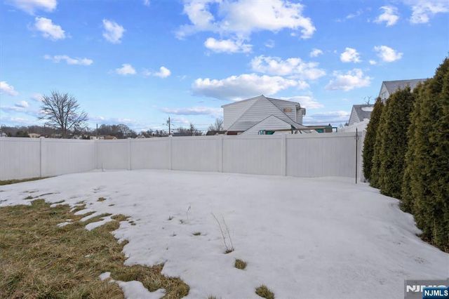 86 Hillman Drive, Elmwood Park, NJ 07407