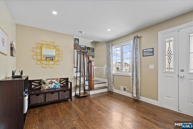 86 Hillman Drive, Elmwood Park, NJ 07407