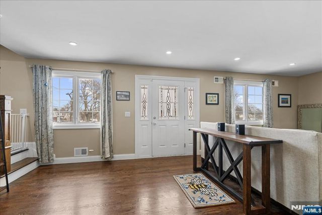 86 Hillman Drive, Elmwood Park, NJ 07407