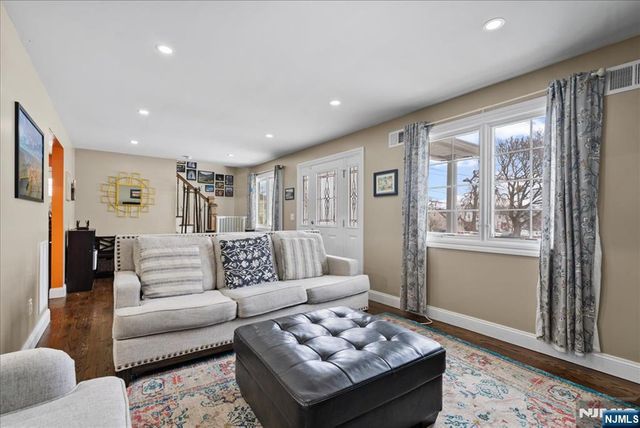 86 Hillman Drive, Elmwood Park, NJ 07407