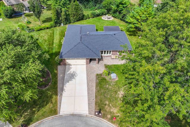 11230 Joyce Lane, Willow Springs, IL 60480