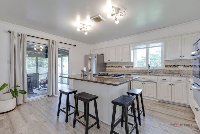 11230 Joyce Lane, Willow Springs, IL 60480