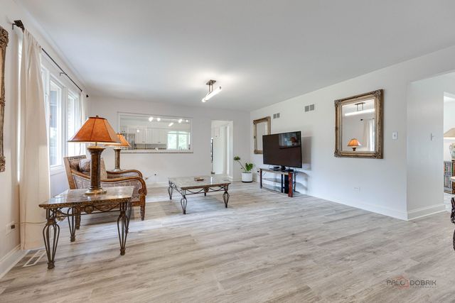 11230 Joyce Lane, Willow Springs, IL 60480