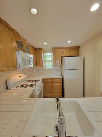 6707 N Kendall Drive 107, Pinecrest, FL 33156