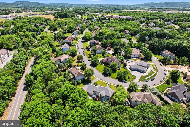 23 EMLYN LANE, Mechanicsburg, PA 17055