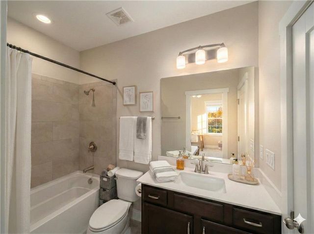 5015 Century Circle, Roswell, GA 30076