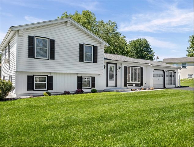 951 Copperkettle Road, Webster, NY 14580