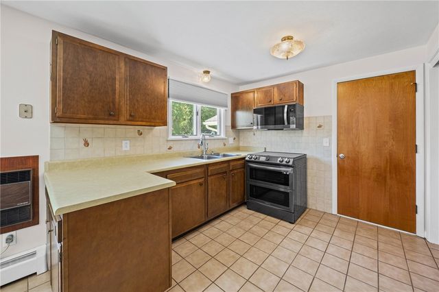 951 Copperkettle Road, Webster, NY 14580