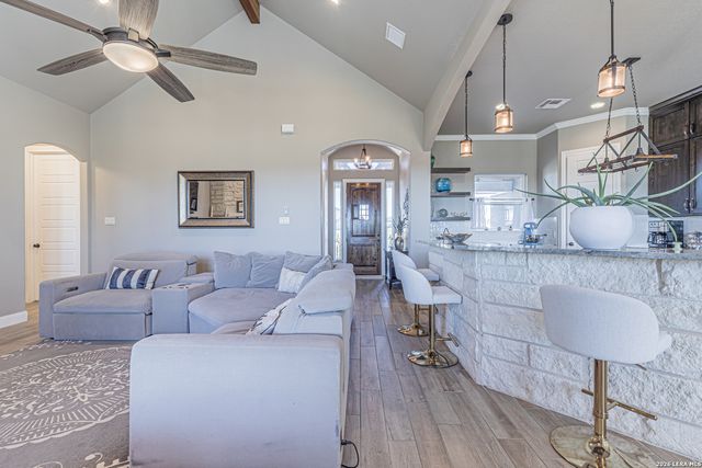 157 Summer Meadow, La Vernia, TX 78121