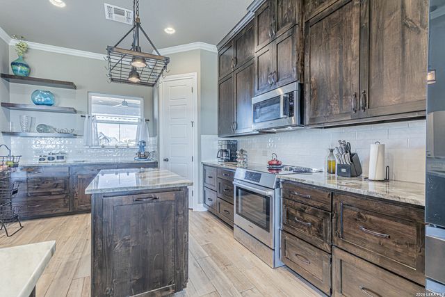 157 Summer Meadow, La Vernia, TX 78121