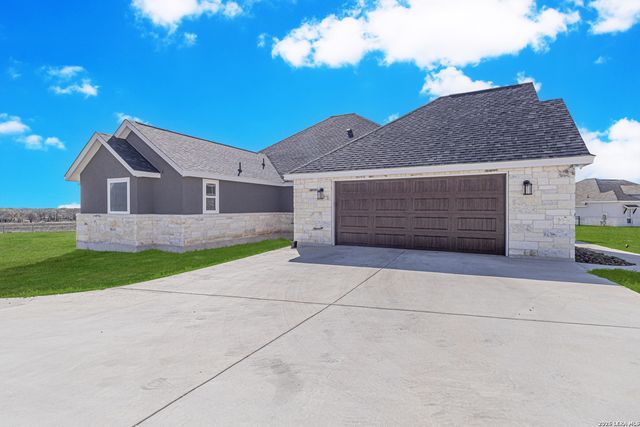 157 Summer Meadow, La Vernia, TX 78121