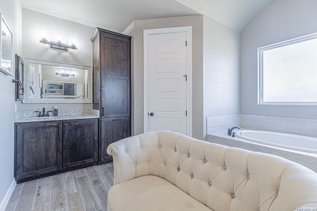 157 Summer Meadow, La Vernia, TX 78121