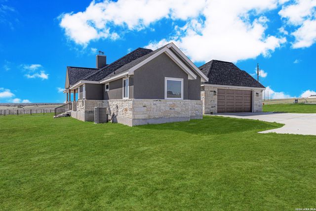 157 Summer Meadow, La Vernia, TX 78121