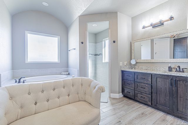 157 Summer Meadow, La Vernia, TX 78121