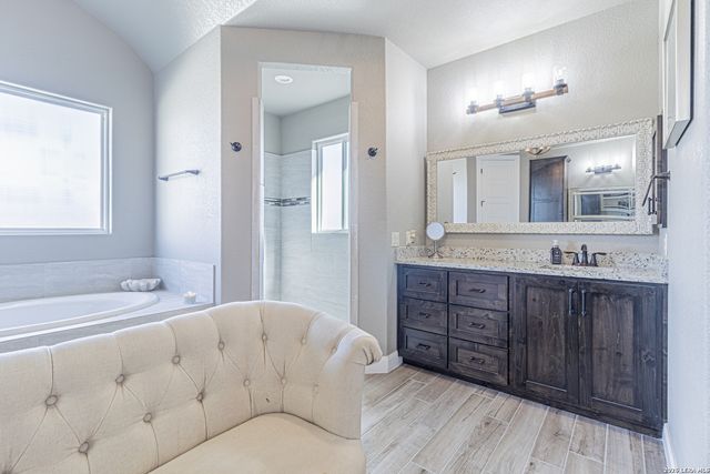 157 Summer Meadow, La Vernia, TX 78121